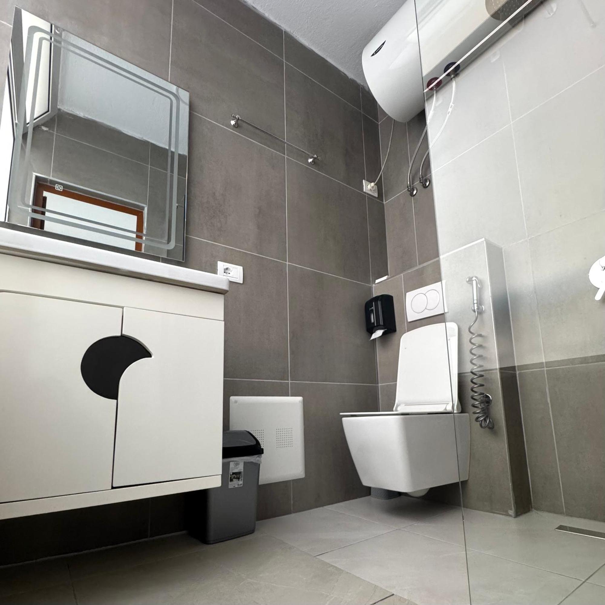 Hi5 Rooms Tiranë Ngoại thất bức ảnh